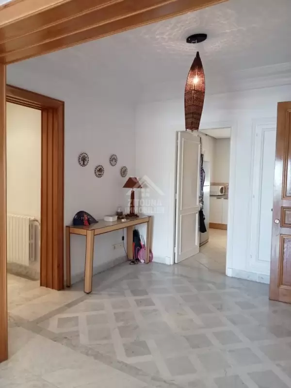 A louer un appartement S+3 meublé avec vue mer à la Marsa corniche