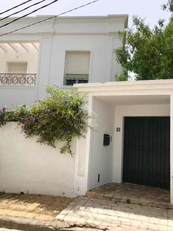 A LOUER une magnifique villa à Gammarth supérieur