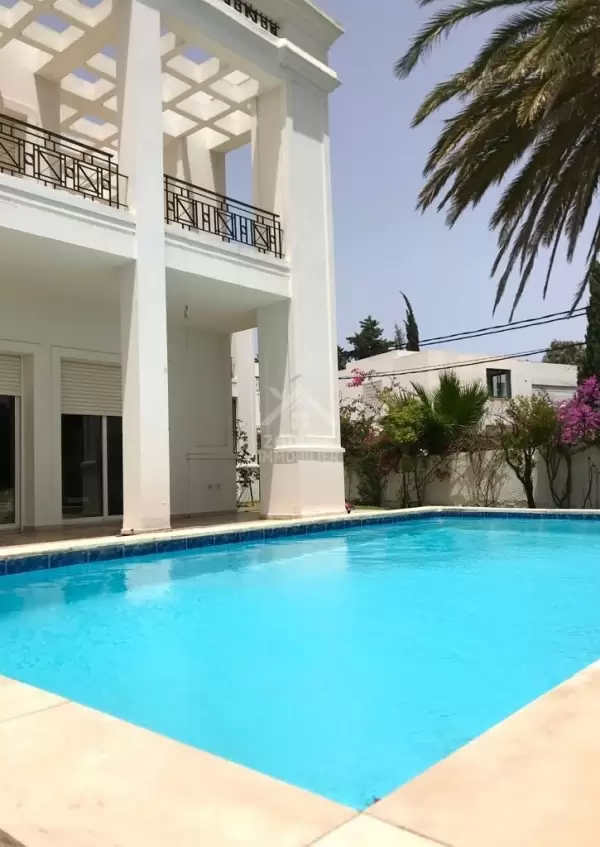 A LOUER une magnifique villa à Gammarth supérieur