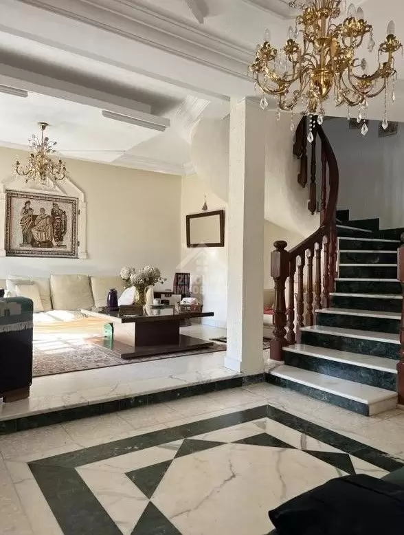 A vendre une spacieuse villa s+5 Manar 1
