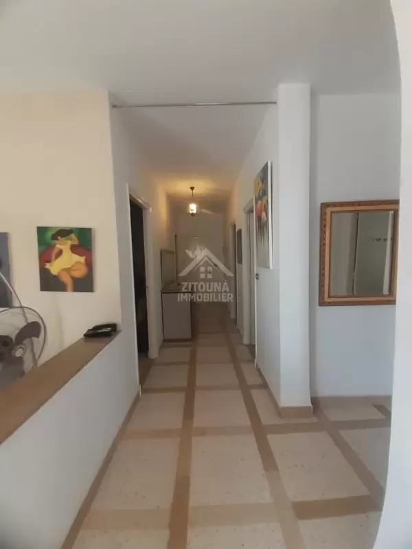 A louer un étage de villa S+3 à la Marsa stade