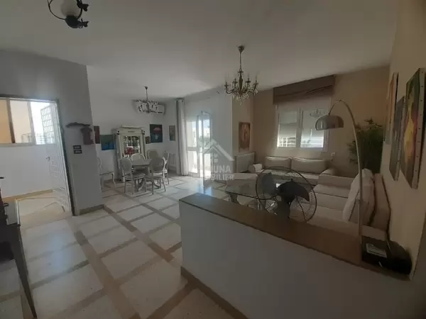 A louer un étage de villa S+3 à la Marsa stade