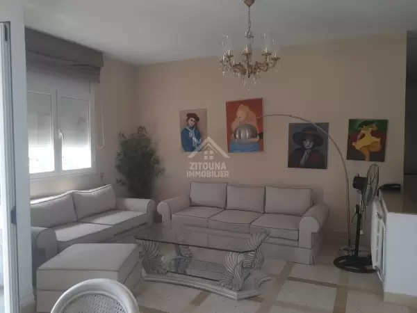 A louer un étage de villa S+3 à la Marsa stade