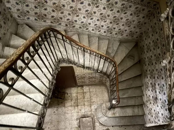 A louer un appartement s+4 au centre ville Tunis