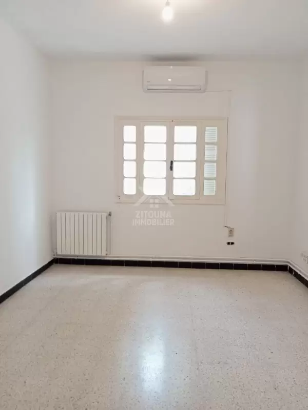 A louer un étage de villa à La Marsa proche du lycée Gustave Flaubert