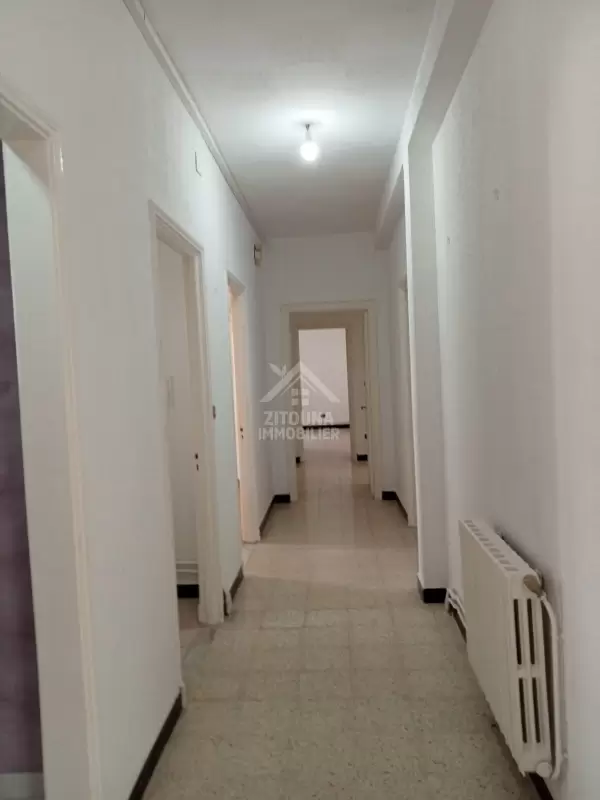 A louer un étage de villa à La Marsa proche du lycée Gustave Flaubert