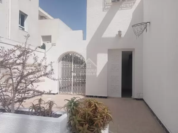 A louer un étage de villa à La Marsa proche du lycée Gustave Flaubert