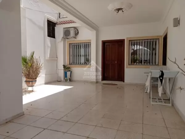 A louer un beau duplex meublé à la Marsa Plage