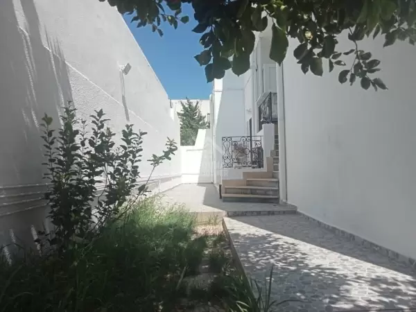 A Louer un RDC DE VILLA à Sidi Daoued
