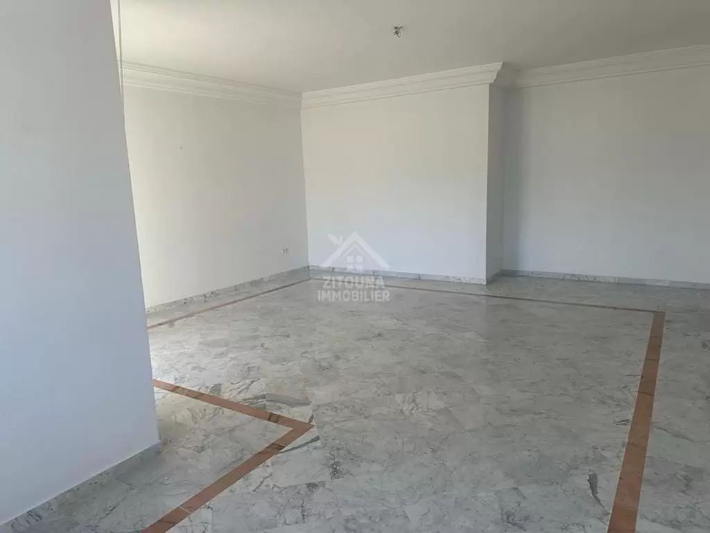 A Vendre un bel appartement aux Berges du lac 2