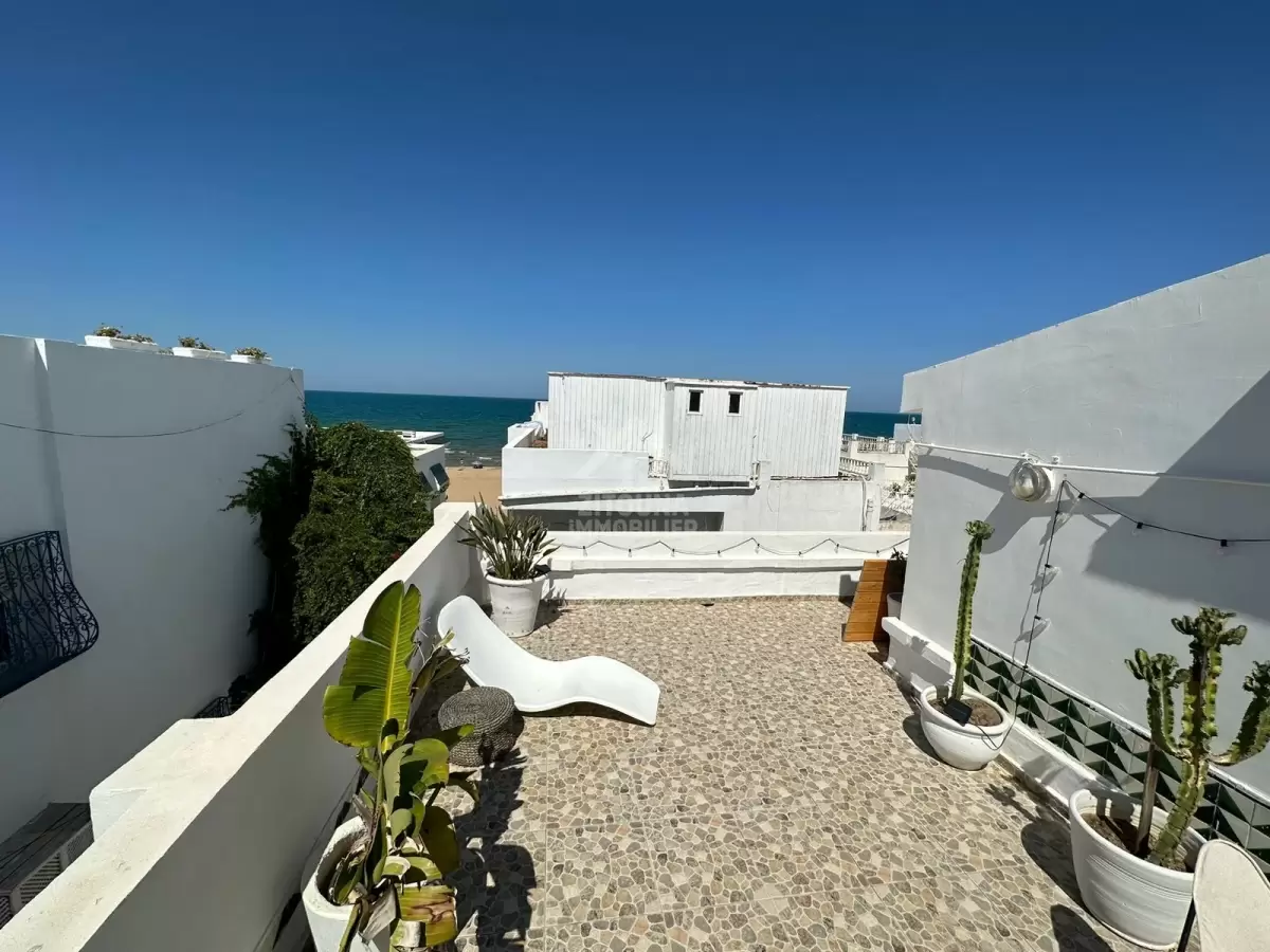 A louer un appartement avec vue sur mer à la Marsa CUBE