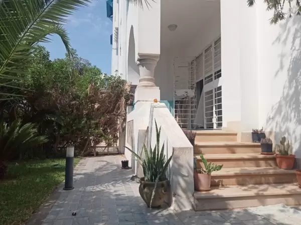 A louer un appartement s+2 avec jardin à Sidi Daoued