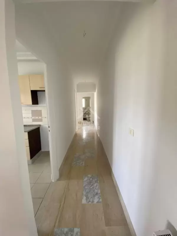 A louer un appartement s+2 vide à Sidi Daoued