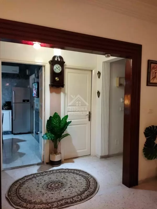 A Vendre un appartement S+3 à Borj Louzir