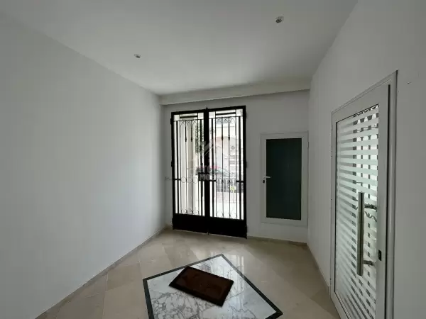 A louer un appartement jamais habite à la Marsa ville