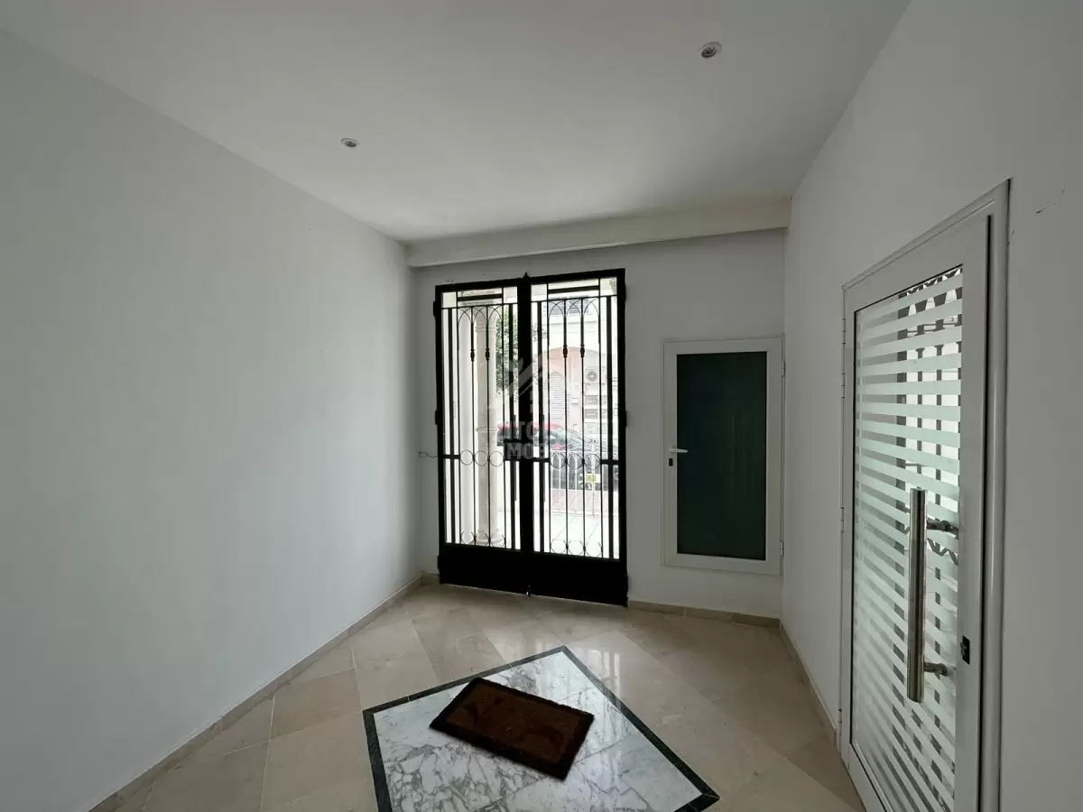 A louer un appartement jamais habite à la Marsa ville
