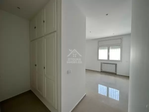 A louer un appartement jamais habite à la Marsa ville