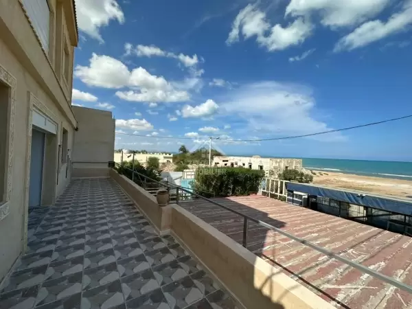 A louer des appartements à Raoued  plage