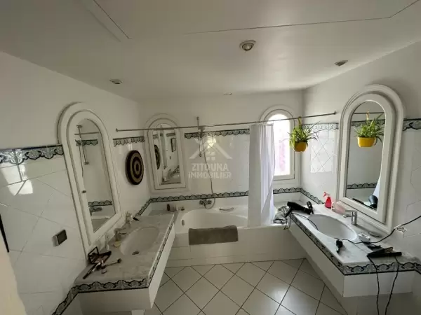 Une belle Villa de charme au Golden Tulip Gammarth