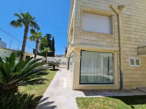 A Vendre une villa avec piscine à Gammarth Supérieur