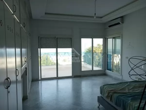 A louer un appartement S+3 avec vue Mer à la Marsa