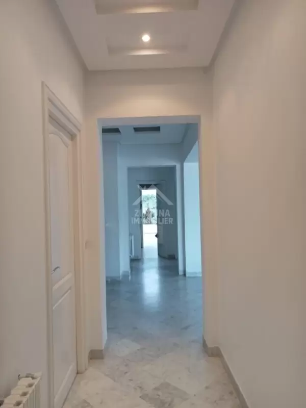 A louer un appartement S+3 avec vue Mer à la Marsa
