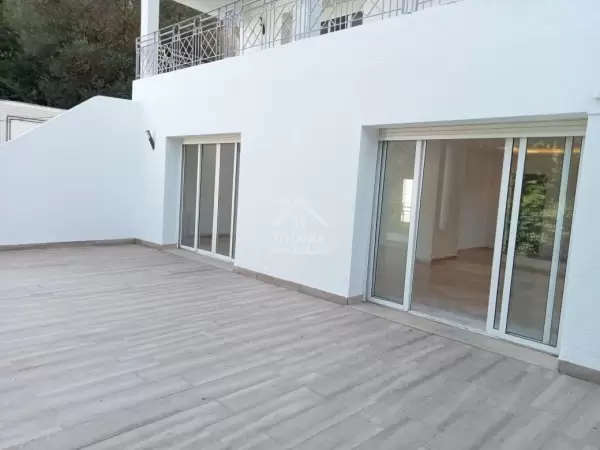 A louer un appartement s+3 avec jardin à la Marsa