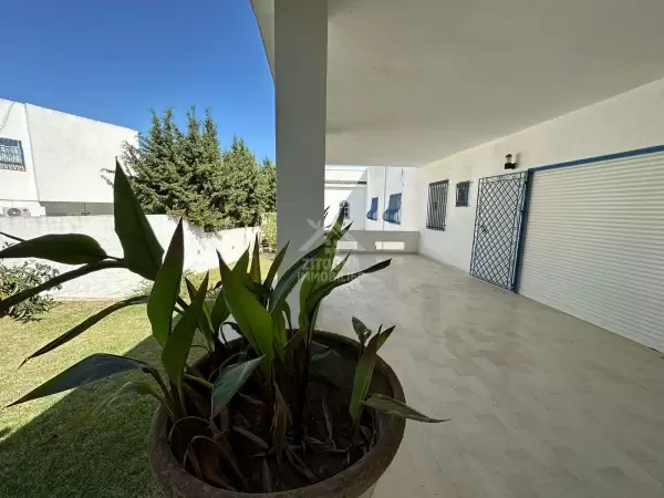 A vendre une belle villa à Sidi Bou Said