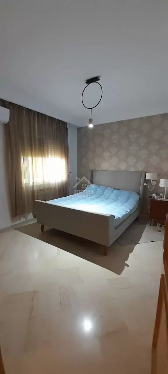 A vendre un Triplex à la Marsa Route du Relais