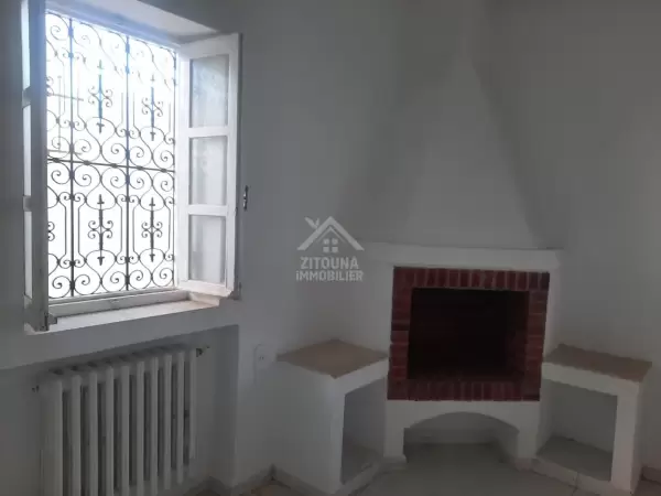 A louer une Maison avec un Jardin à la Soukra