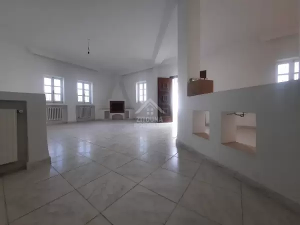 A louer une Maison avec un Jardin à la Soukra