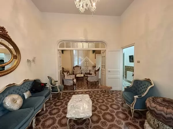 A vendre une maison Coloniale à Tunis