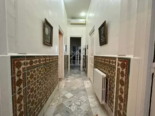 A vendre une maison Coloniale à Tunis