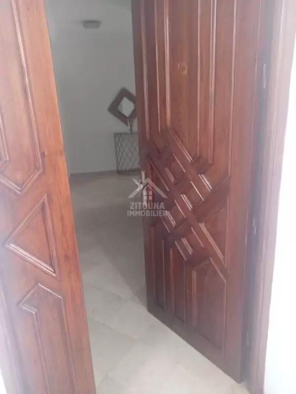 A louer un bel étage de villa S+3 meublé à La Marsa Stade