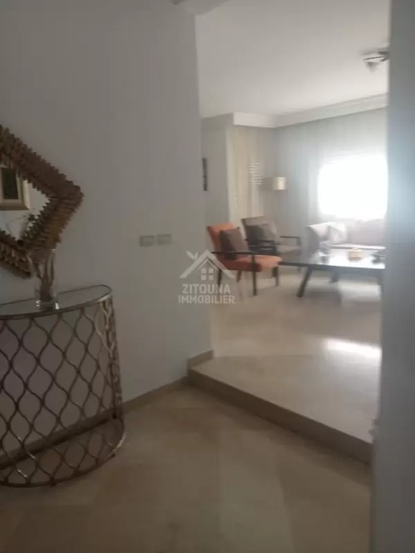 A louer un bel étage de villa S+3 meublé à La Marsa Stade