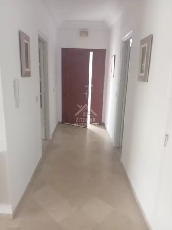 A louer un bel étage de villa S+3 meublé à La Marsa Stade