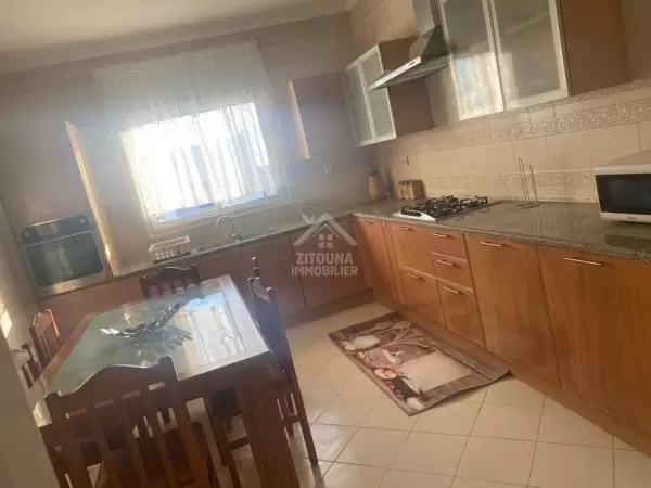 A louer un bel étage de villa S+3 meublé à La Marsa Stade