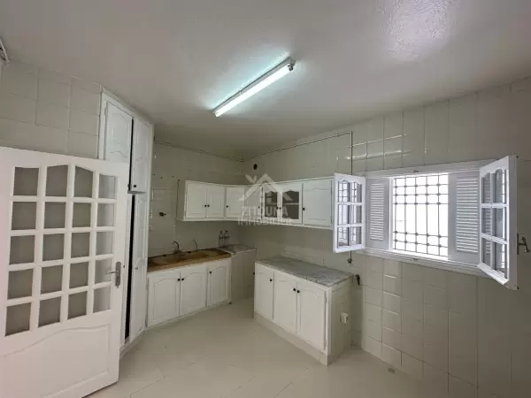 A Vendre une villa à EL Mourouj 4