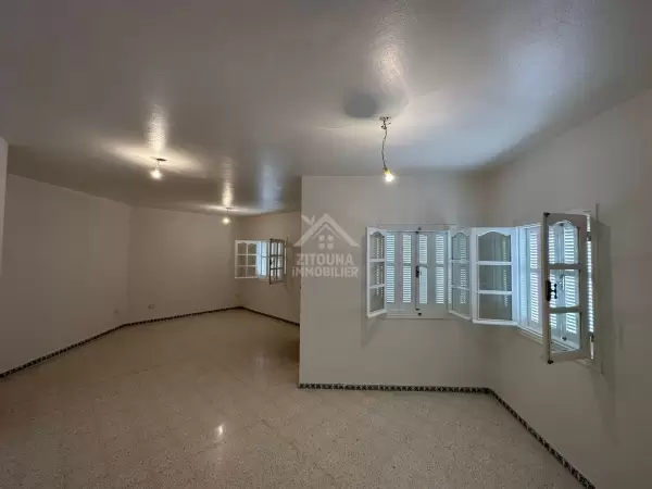 A Vendre une villa à EL Mourouj 4