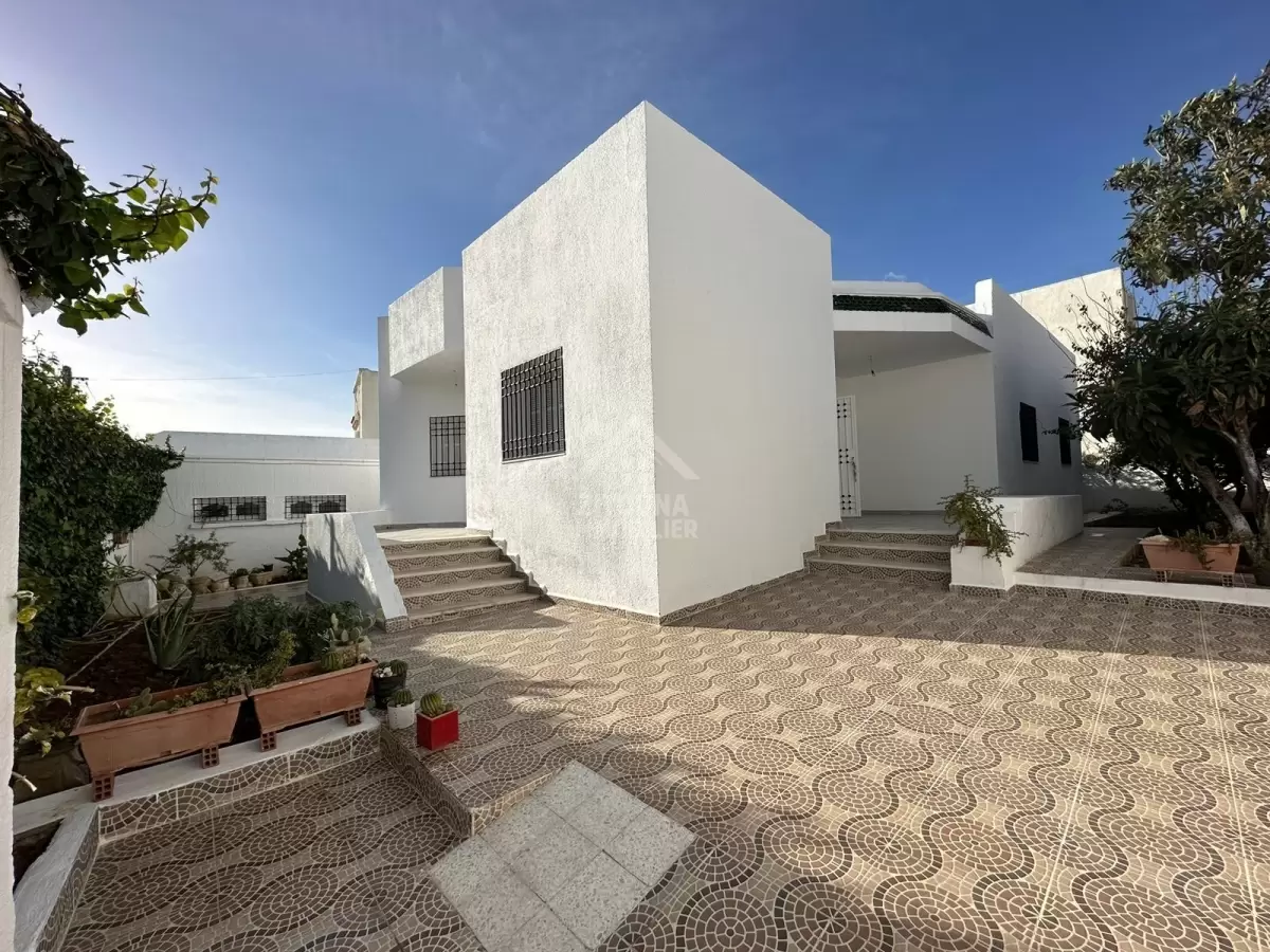 A Vendre une villa à EL Mourouj 4