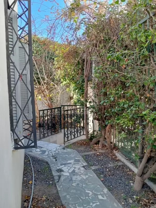 A louer une petite maisonnette très bien située à la Marsa Plage