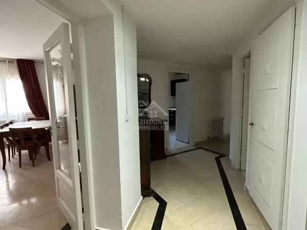 A louer un Appartement S+3 Meublé avec vue superbe au Golden Tulip