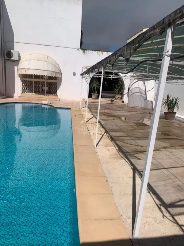 A vendre une magnifique villa avec piscine à Mornag