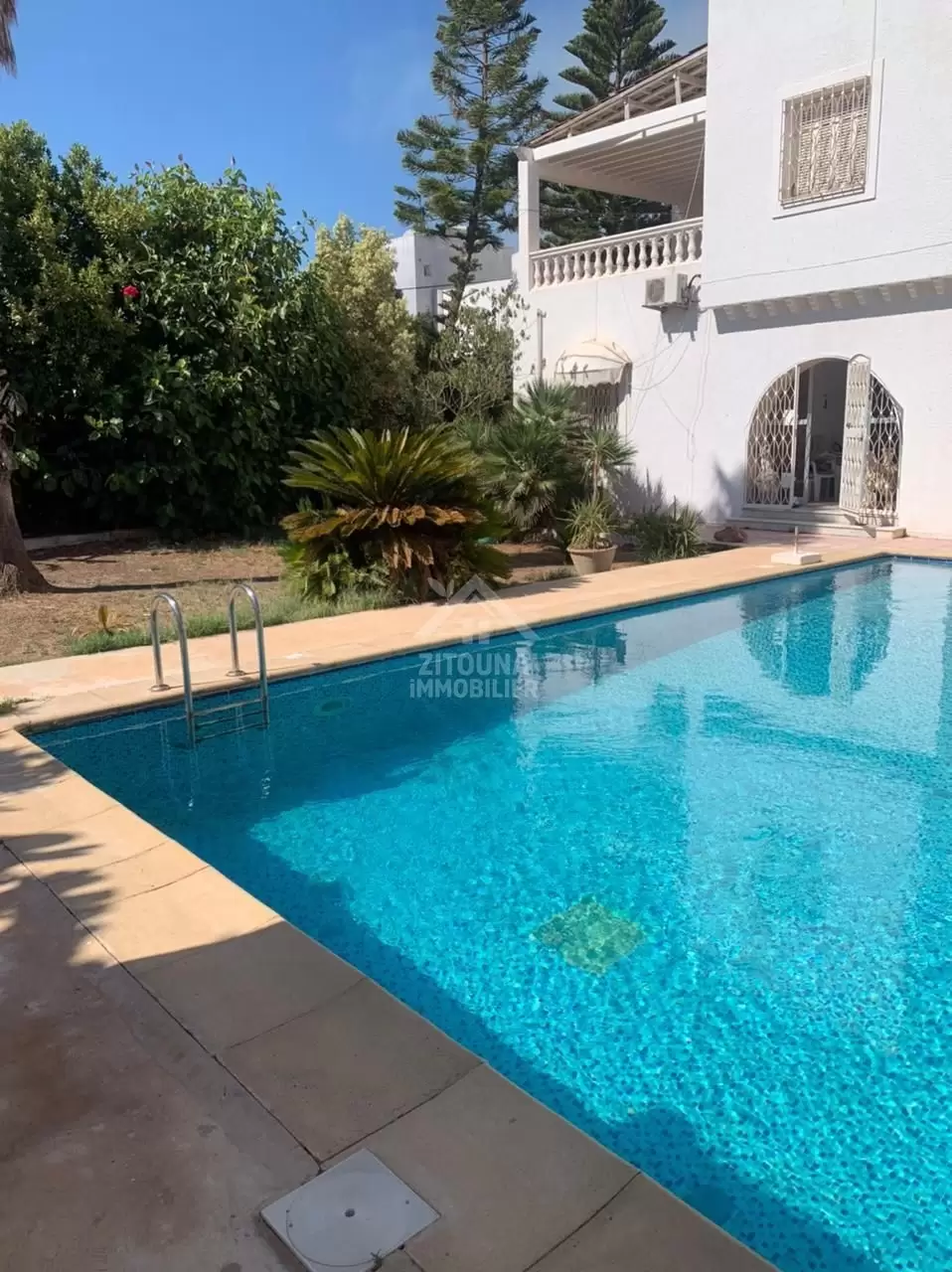 A vendre une magnifique villa avec piscine à Mornag