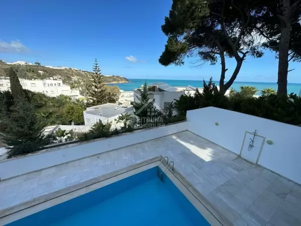 A louer une villa avec une vue imprenable sur mer