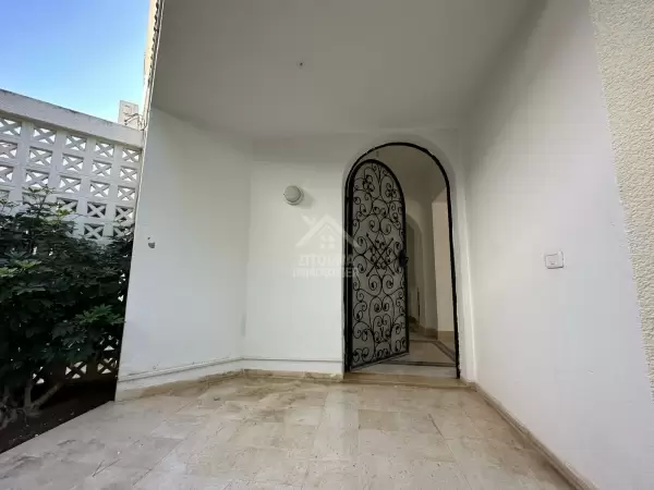 A louer Une villa dans l'un des quartiers les plus privilégiés de la zone résidentielle de la Marsa