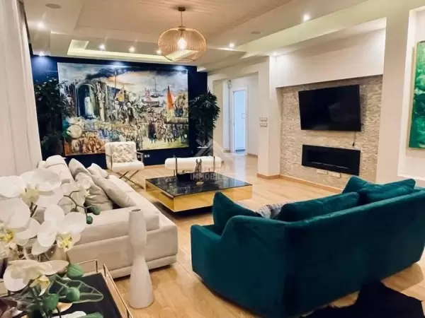 A louer un appartement luxueusement meublé aux Jardins d'el Menzah 2