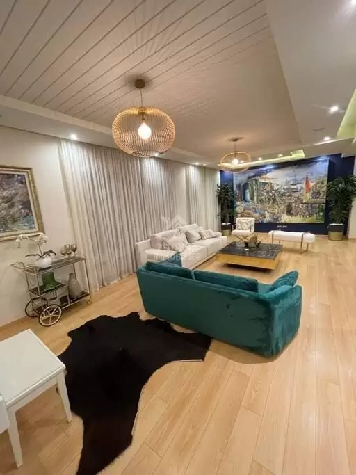 A louer un appartement luxueusement meublé aux Jardins d'el Menzah 2