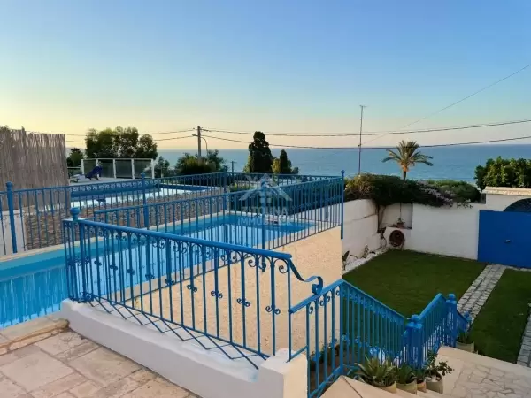 A Louer villa luxueusement meublé à la Marsa corniche