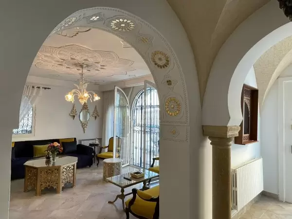 A Louer villa luxueusement meublé à la Marsa corniche